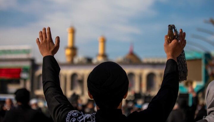 تشييع النعش الرمزي للسيدة زينب (عليها السلام) في كربلاء