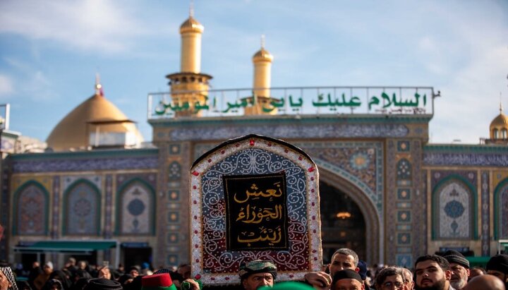 تشييع النعش الرمزي للسيدة زينب (عليها السلام) في كربلاء