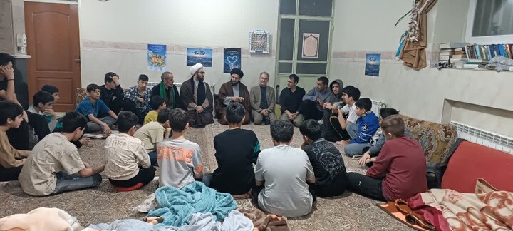 تصاویر/ حضور امام جمعه سلطانیه در جمع معتکفین این شهرستان