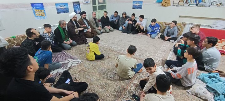 تصاویر/ حضور امام جمعه سلطانیه در جمع معتکفین این شهرستان