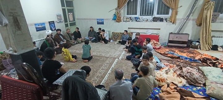 تصاویر/ حضور امام جمعه سلطانیه در جمع معتکفین این شهرستان