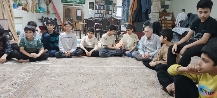 تصاویر/ حضور امام جمعه سلطانیه در جمع معتکفین این شهرستان