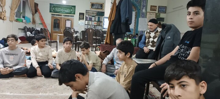 تصاویر/ حضور امام جمعه سلطانیه در جمع معتکفین این شهرستان