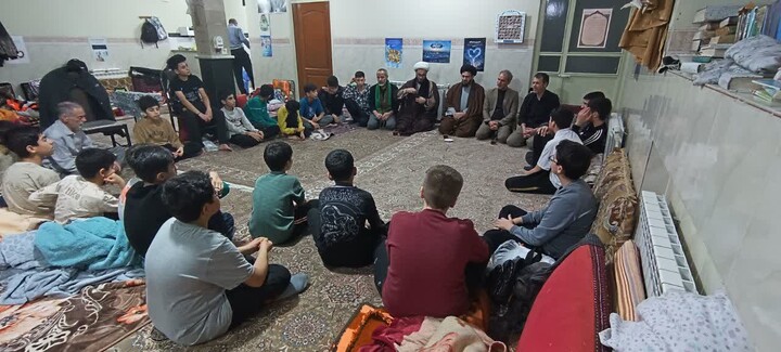 تصاویر/ حضور امام جمعه سلطانیه در جمع معتکفین این شهرستان