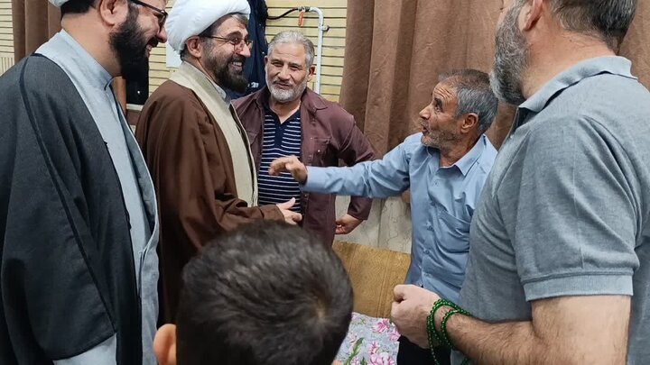 تصاویر/ حضور امام جمعه خرمدره در جمع معتکفین این شهرستان