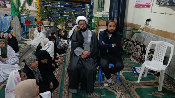تصاویر/ حضور امام جمعه خرمدره در جمع معتکفین این شهرستان