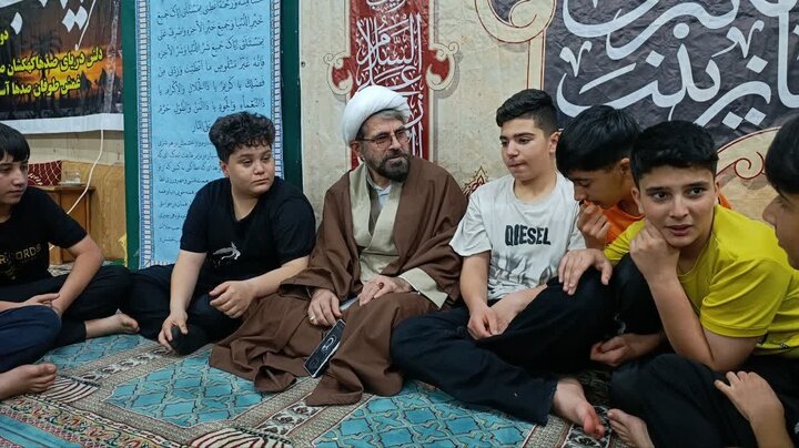 تصاویر/ حضور امام جمعه خرمدره در جمع معتکفین این شهرستان