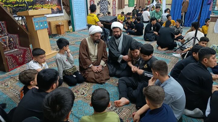 تصاویر/ حضور امام جمعه خرمدره در جمع معتکفین این شهرستان