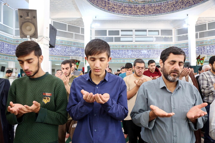 تصاویر/ برگزاری مراسم معنوی اعتکاف در مسجد دانشگاه آزاد قم
