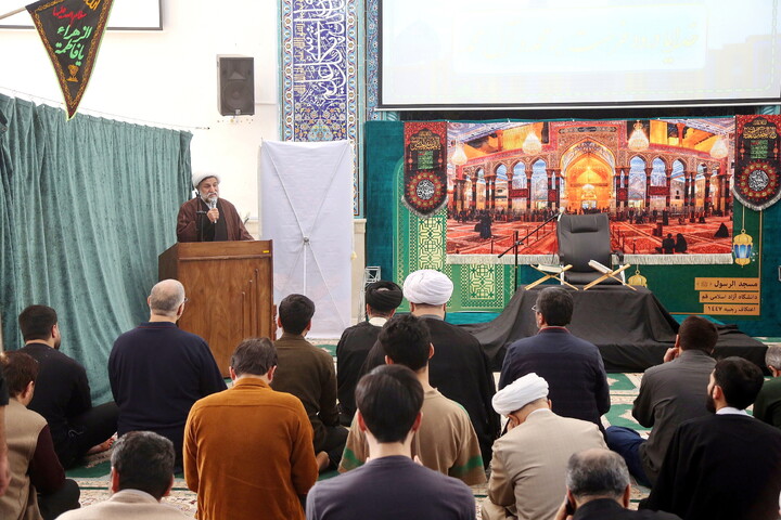 تصاویر/ برگزاری مراسم معنوی اعتکاف در مسجد دانشگاه آزاد قم