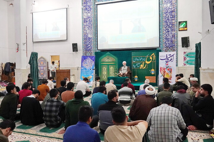 تصاویر/ برگزاری مراسم معنوی اعتکاف در مسجد دانشگاه آزاد قم