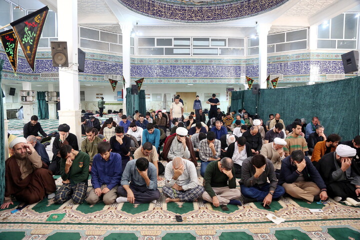 تصاویر/ برگزاری مراسم معنوی اعتکاف در مسجد دانشگاه آزاد قم