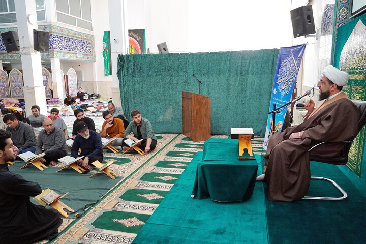 تصاویر/ برگزاری مراسم معنوی اعتکاف در مسجد دانشگاه آزاد قم