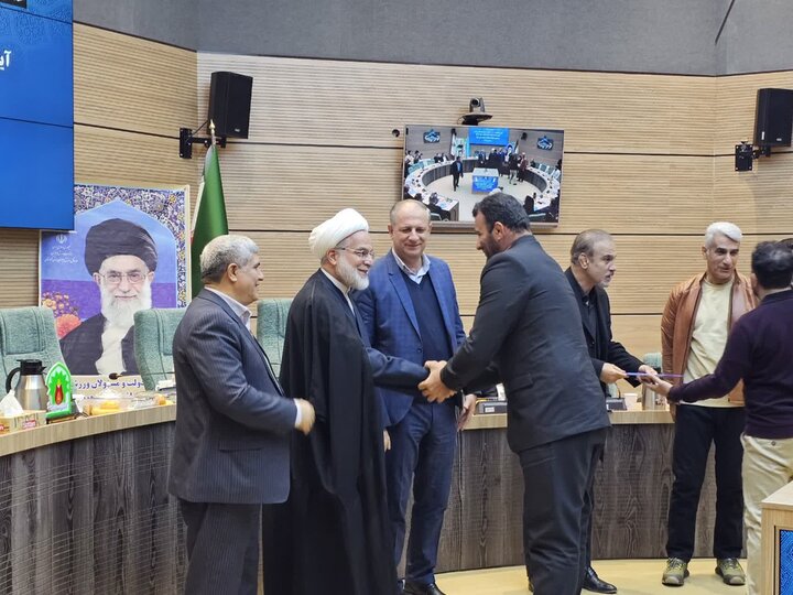 تصاویر/آیین گرامیداشت روز پدر و تجلیل از رؤسای هیئت‌های ورزشی کردستان