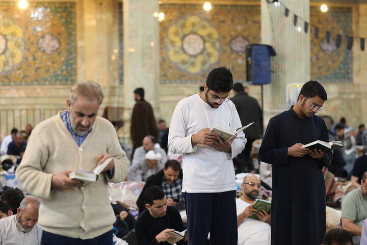 تصاویر/ اعمال ام داوود در حرم حضرت معصومه(س) و مسجد امام حسن عسکری (ع)