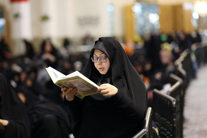 تصاویر/ اعمال ام داوود در حرم حضرت معصومه(س) و مسجد امام حسن عسکری (ع)