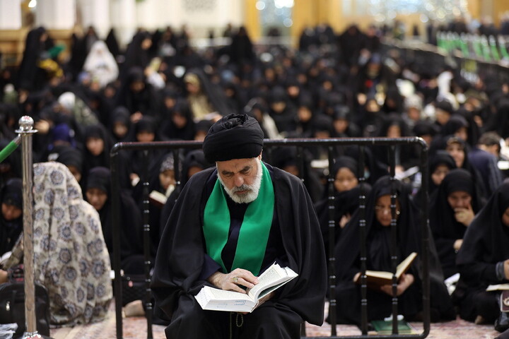 تصاویر/ اعمال ام داوود در حرم حضرت معصومه(س) و مسجد امام حسن عسکری (ع)