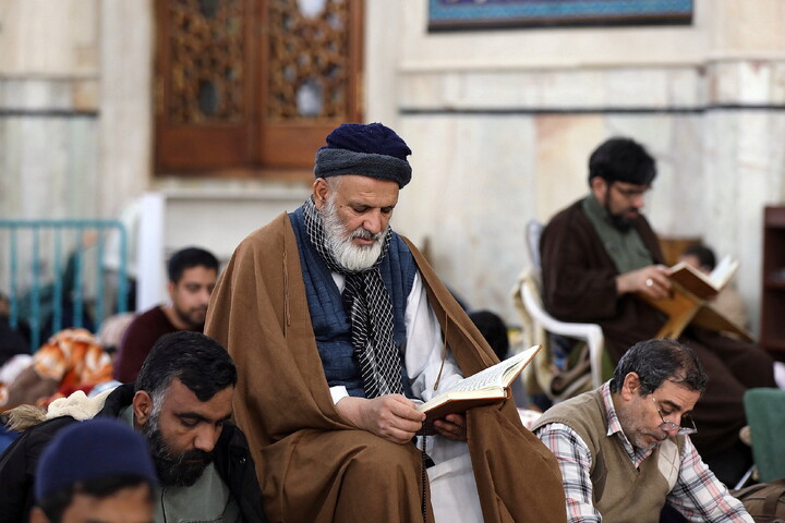 تصاویر/ اعمال ام داوود در حرم حضرت معصومه(س) و مسجد امام حسن عسکری (ع)