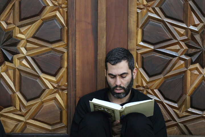 تصاویر/ اعمال ام داوود در حرم حضرت معصومه(س) و مسجد امام حسن عسکری (ع)