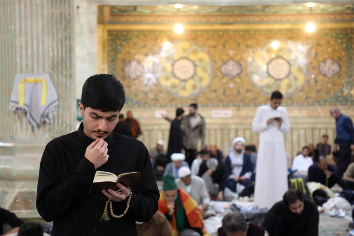 تصاویر/ اعمال ام داوود در حرم حضرت معصومه(س) و مسجد امام حسن عسکری (ع)