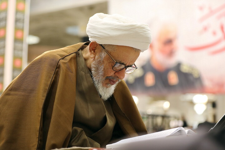 تصاویر/ اعمال ام داوود در حرم حضرت معصومه(س) و مسجد امام حسن عسکری (ع)