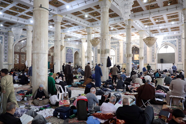 تصاویر/ اعمال ام داوود در حرم حضرت معصومه(س) و مسجد امام حسن عسکری (ع)