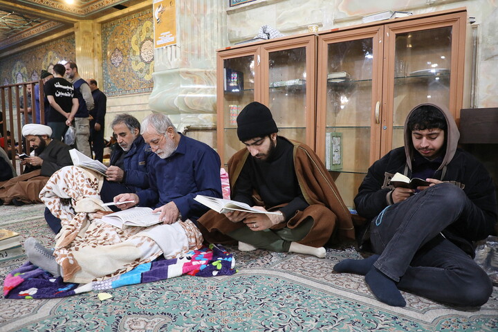 تصاویر/ اعمال ام داوود در حرم حضرت معصومه(س) و مسجد امام حسن عسکری (ع)