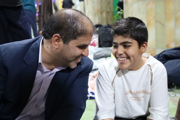 تصاویر/ دیدار استاندار و مسئولان یزد با دانش آموزان معتکف