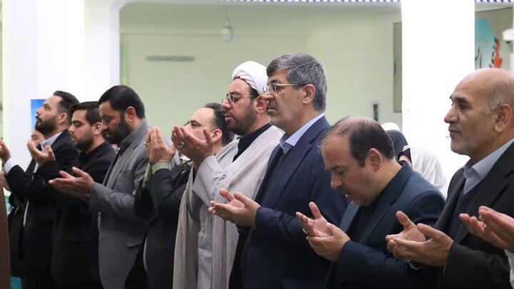 تصاویر/ دیدار استاندار و مسئولان یزد با دانش آموزان معتکف