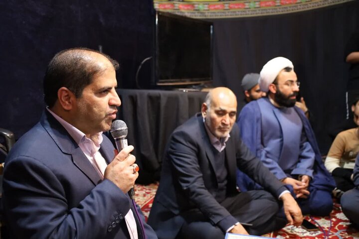 تصاویر/ دیدار استاندار و مسئولان یزد با دانش آموزان معتکف