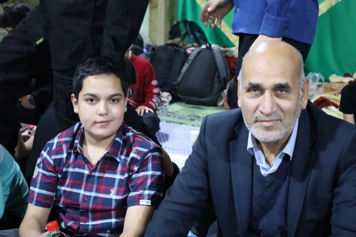 تصاویر/ دیدار استاندار و مسئولان یزد با دانش آموزان معتکف