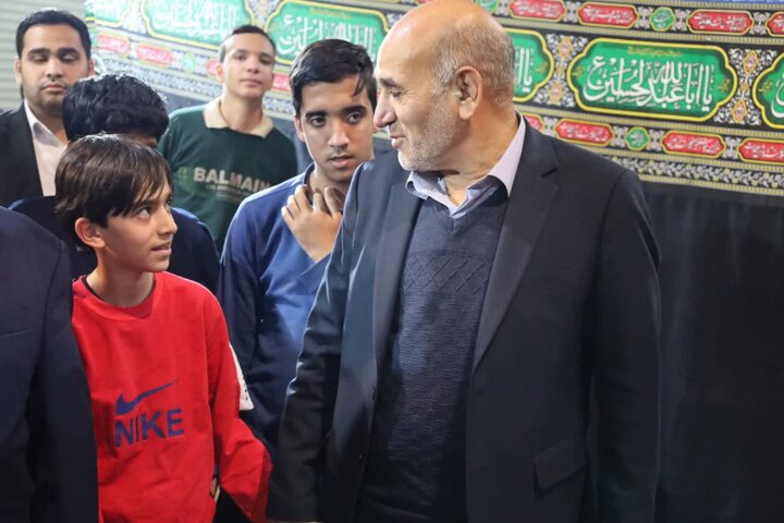 تصاویر/ دیدار استاندار و مسئولان یزد با دانش آموزان معتکف