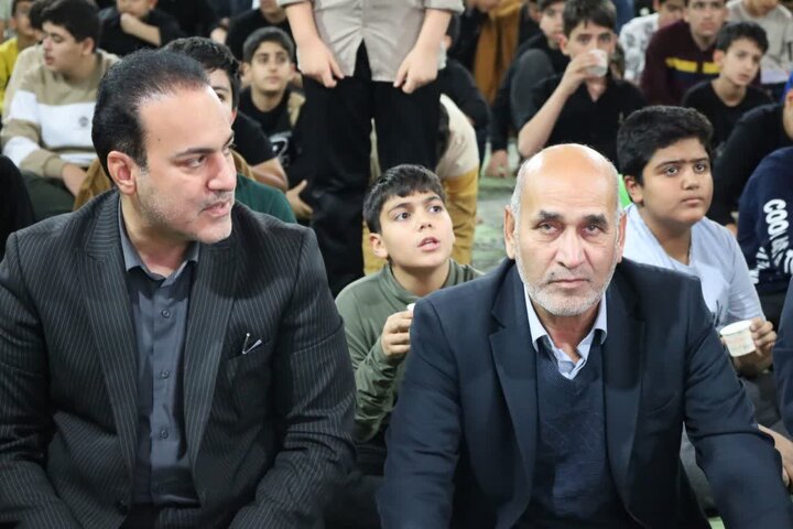 تصاویر/ دیدار استاندار و مسئولان یزد با دانش آموزان معتکف