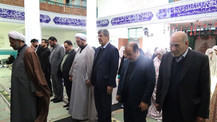 تصاویر/ دیدار استاندار و مسئولان یزد با دانش آموزان معتکف