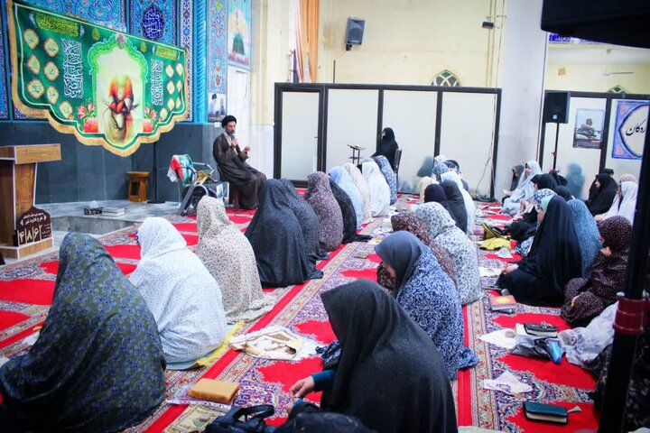 تصاویر/ دیدار استاندار و مسئولان یزد با دانش آموزان معتکف