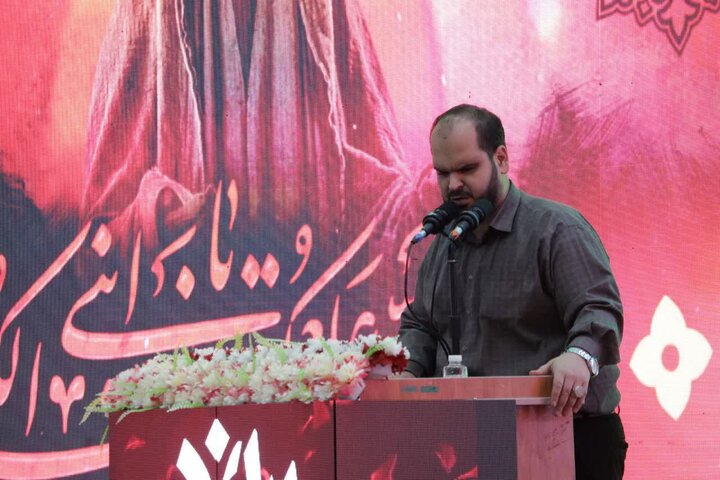 حضور پرشور مردم کرمان در شب اول مراسم گرامیداشت ششمین سالگرد شهادت شهید حاج قاسم سلیمانی در مصلای امام علی(ع).