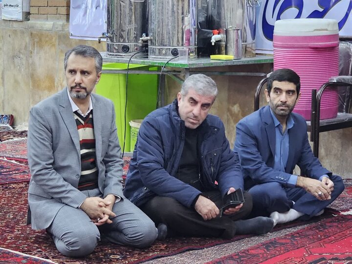 تصاویر/ حضور نماینده ولی‌فقیه در  کردستان، با حضور در معتکفین مسجد جامع شهرستان سنندج