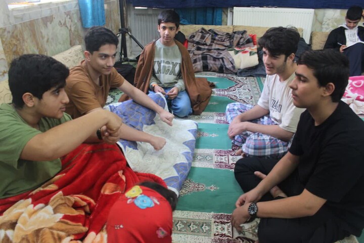 تصاویر/ اعتکاف دانش آموزان در مدرسه علمیه بوشهر