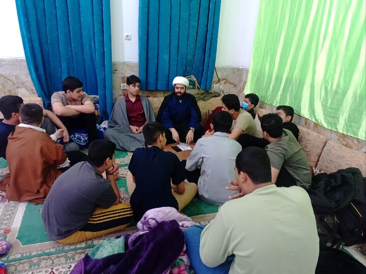 تصاویر/ اعتکاف دانش آموزان در مدرسه علمیه بوشهر