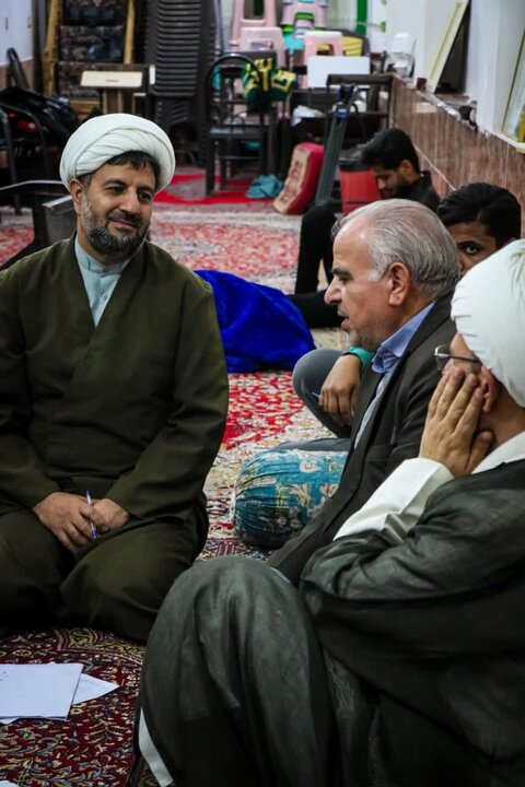 پذیرش و استقبال از دانش‌آموزان در ابتدای اعتکاف و برگزاری حلقه آشنایی، با حضور و بازدید صمیمانه امام جمعه شهرستان زرند و شهردار این شهر از برنامه اعتکاف دانش‌آموزی مدرسه علمیه جعفریه.