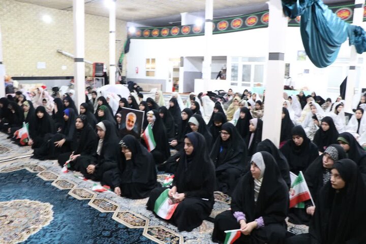 تصاویر/ پایان سه روز اعتکاف دانش آموزان دختر در خوی