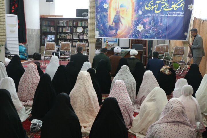 تصاویر/ پایان سه روز اعتکاف دانش آموزان دختر در خوی