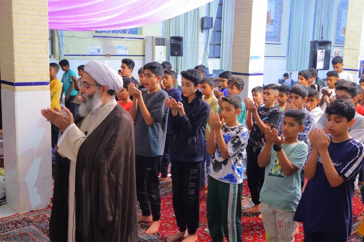 تصاویر/حضور امام جمعه جزیره قشم در جمع معتکفین