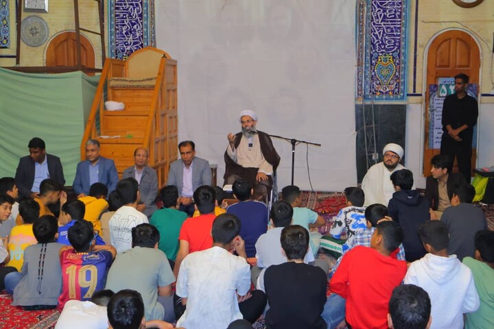 تصاویر/حضور امام جمعه جزیره قشم در جمع معتکفین