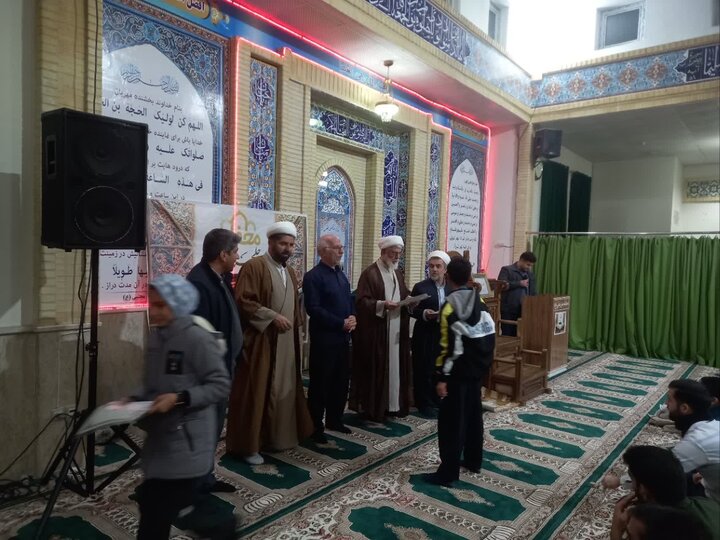 تصاویر/برگزاری مراسم چهلچراغ آیه ها در مسجد امام حسن مجتبی(ع) کامیاران