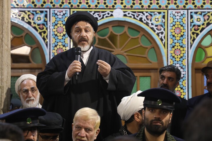 تصاویر/ اجتماع خودجوش مــردم و بازاریان قـــم در اعتراض به اغتشاشات اخیر در حرم مطهر حضرت معصومه(س)