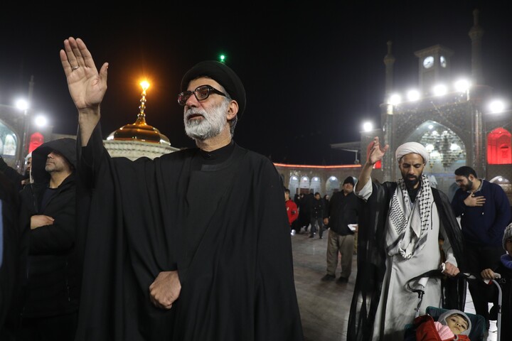 تصاویر/ اجتماع خودجوش مــردم و بازاریان قـــم در اعتراض به اغتشاشات اخیر در حرم مطهر حضرت معصومه(س)