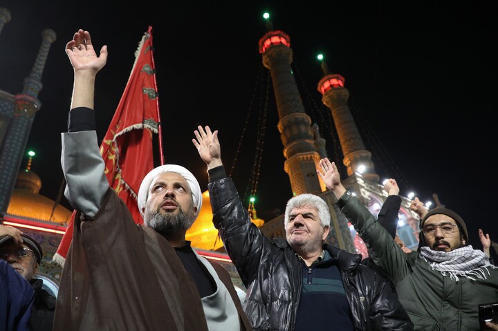 تصاویر/ اجتماع خودجوش مــردم و بازاریان قـــم در اعتراض به اغتشاشات اخیر در حرم مطهر حضرت معصومه(س)