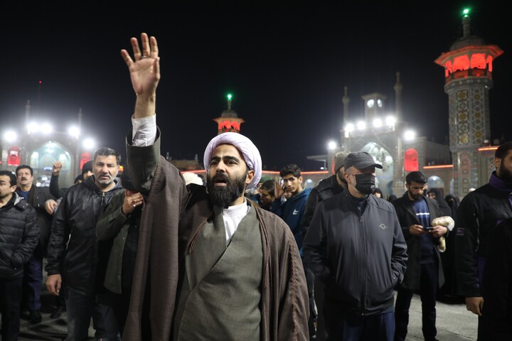 تصاویر/ اجتماع خودجوش مــردم و بازاریان قـــم در اعتراض به اغتشاشات اخیر در حرم مطهر حضرت معصومه(س)