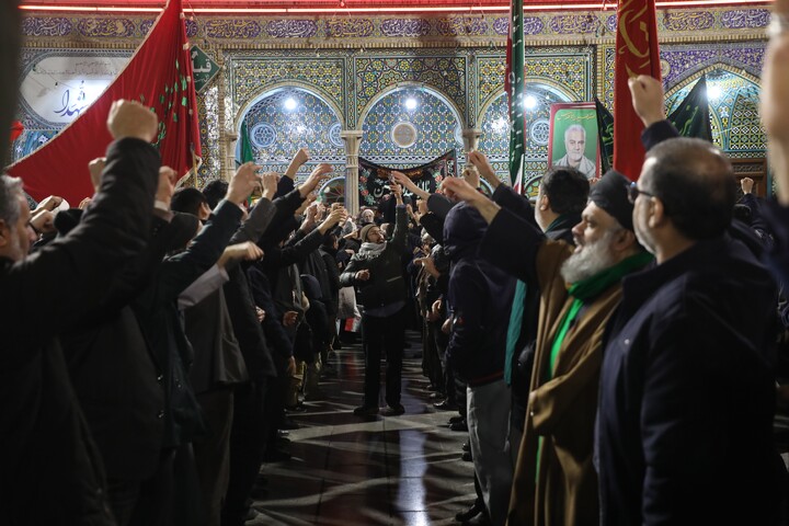 تصاویر/ اجتماع خودجوش مــردم و بازاریان قـــم در اعتراض به اغتشاشات اخیر در حرم مطهر حضرت معصومه(س)